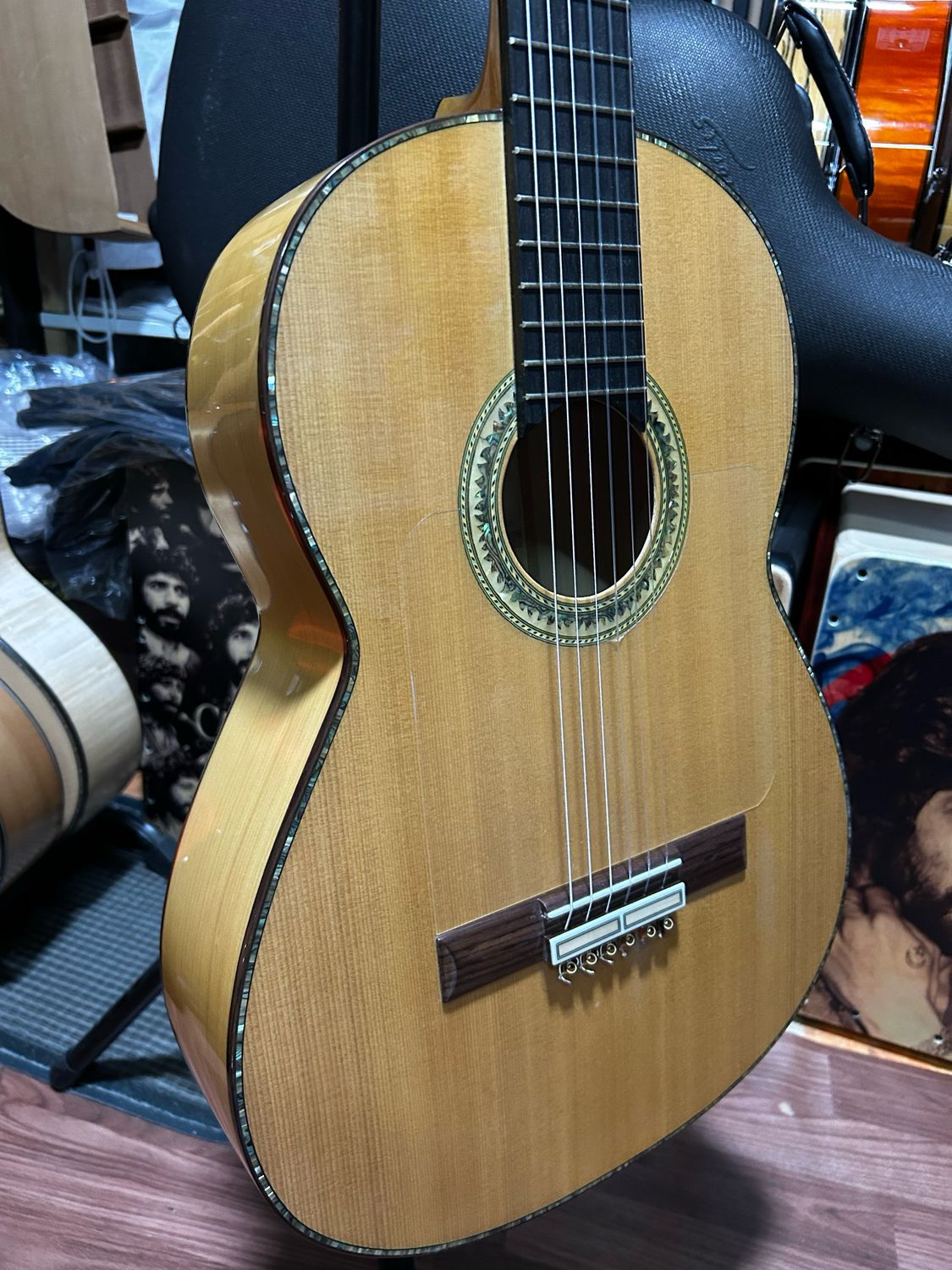 Guitarra artesanal Esteban Eijo modelo Eclipse 2026 Guitarra artesanal Esteban Eijo modelo Eclipse 2026