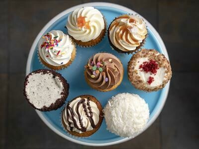 Cupcakes ~ pre-order; 1 dozen min.