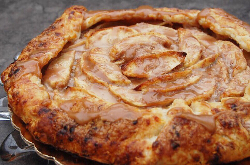 Apple Crostata with Cheddar Crust