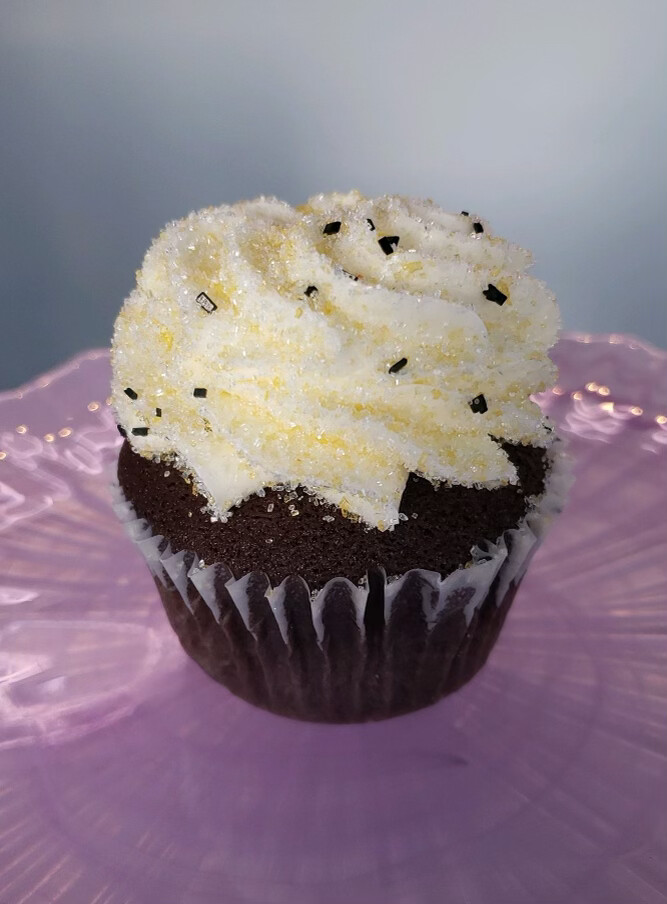 NYE Sparkle Swirl Chocolate Cupcake