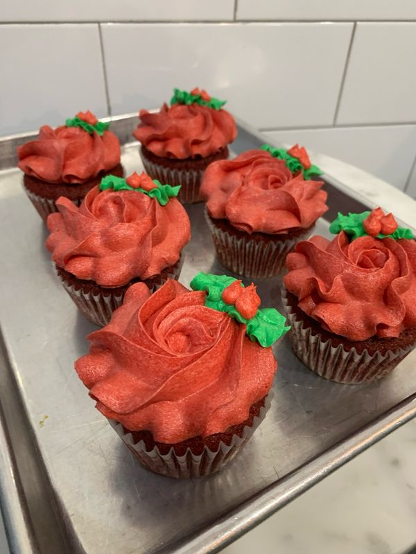 Holly Jolly Wreath Velvet Cupcakes | 1 dz Holly Jolly Wreath Velvet Cupcakes | 1 dz