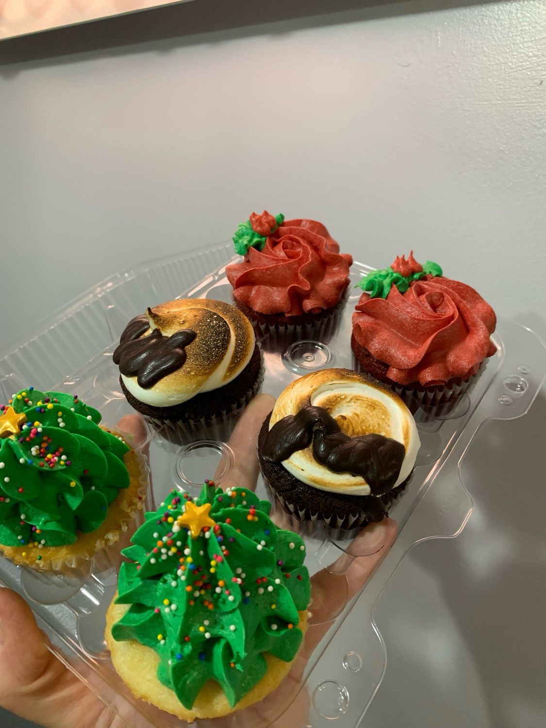 Assorted Holiday Cupcakes | 1/2 dz