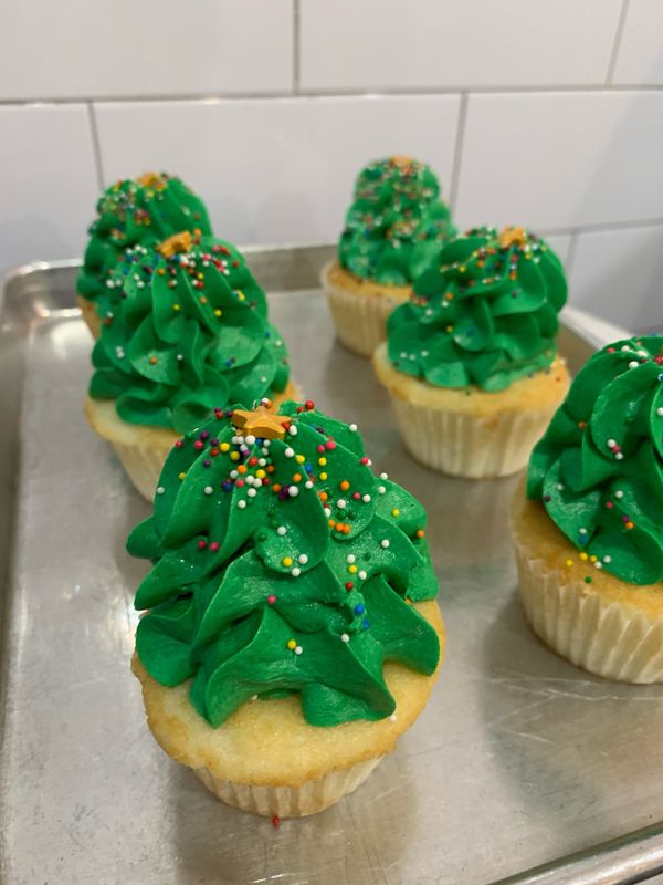 Holiday Tree Lights Cupcakes | 1 dz Holiday Tree Lights Cupcakes | 1 dz