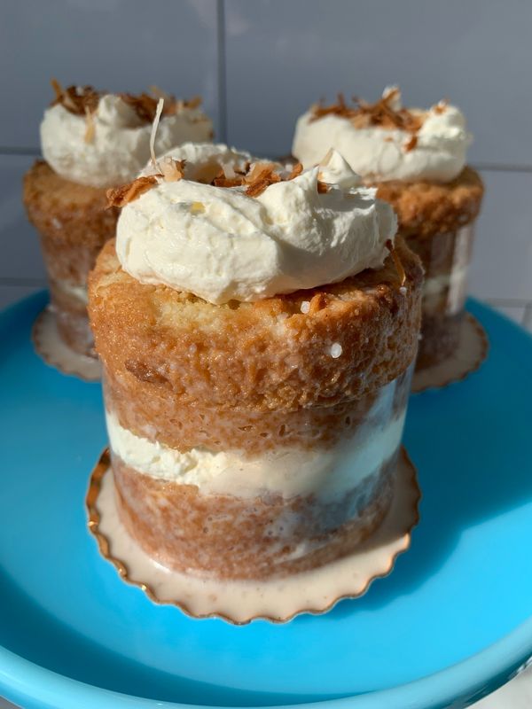 Coquito Mini Cake