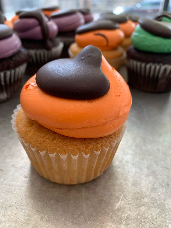 Vanilla Halloween Ganache Drip Vanilla Halloween Ganache Drip