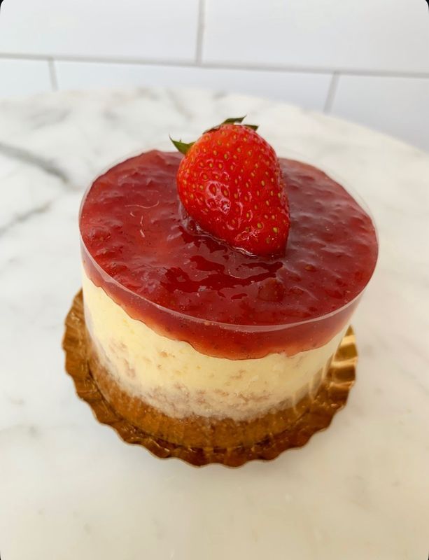 Mini Strawberry Cheesecakes | 1/2 dz