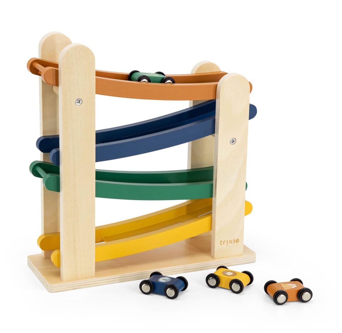 Houten racebaan met 4 auto's