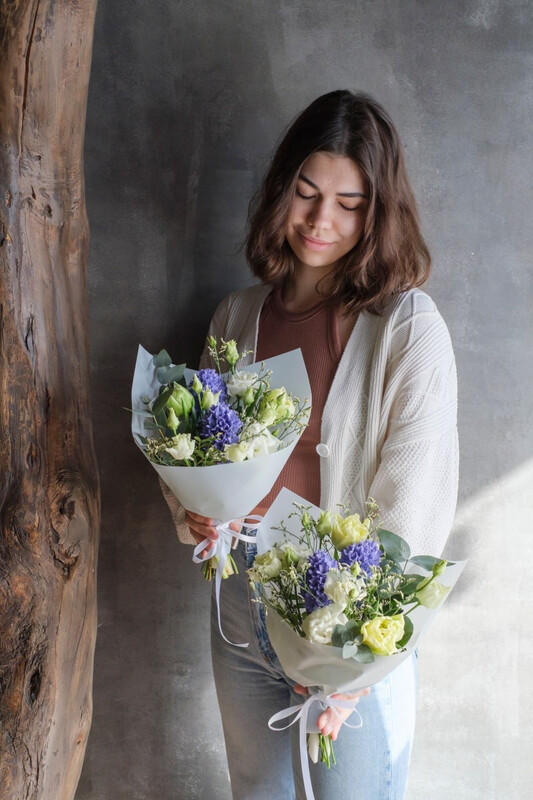 Букет 1079 с гиацинтами и эустомой