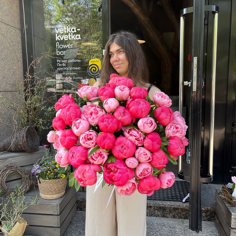 Букет миксованный из пионов