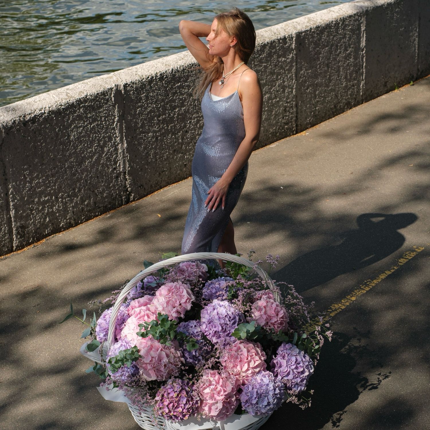 Корзина XXXL с гортензиями