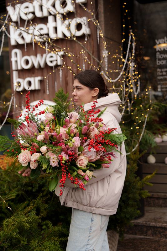 Букет XXL  с протеей и тюльпанами