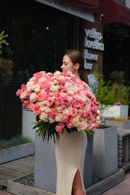 Mono bouquets