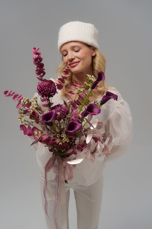 Букет с хризантемами и каллами