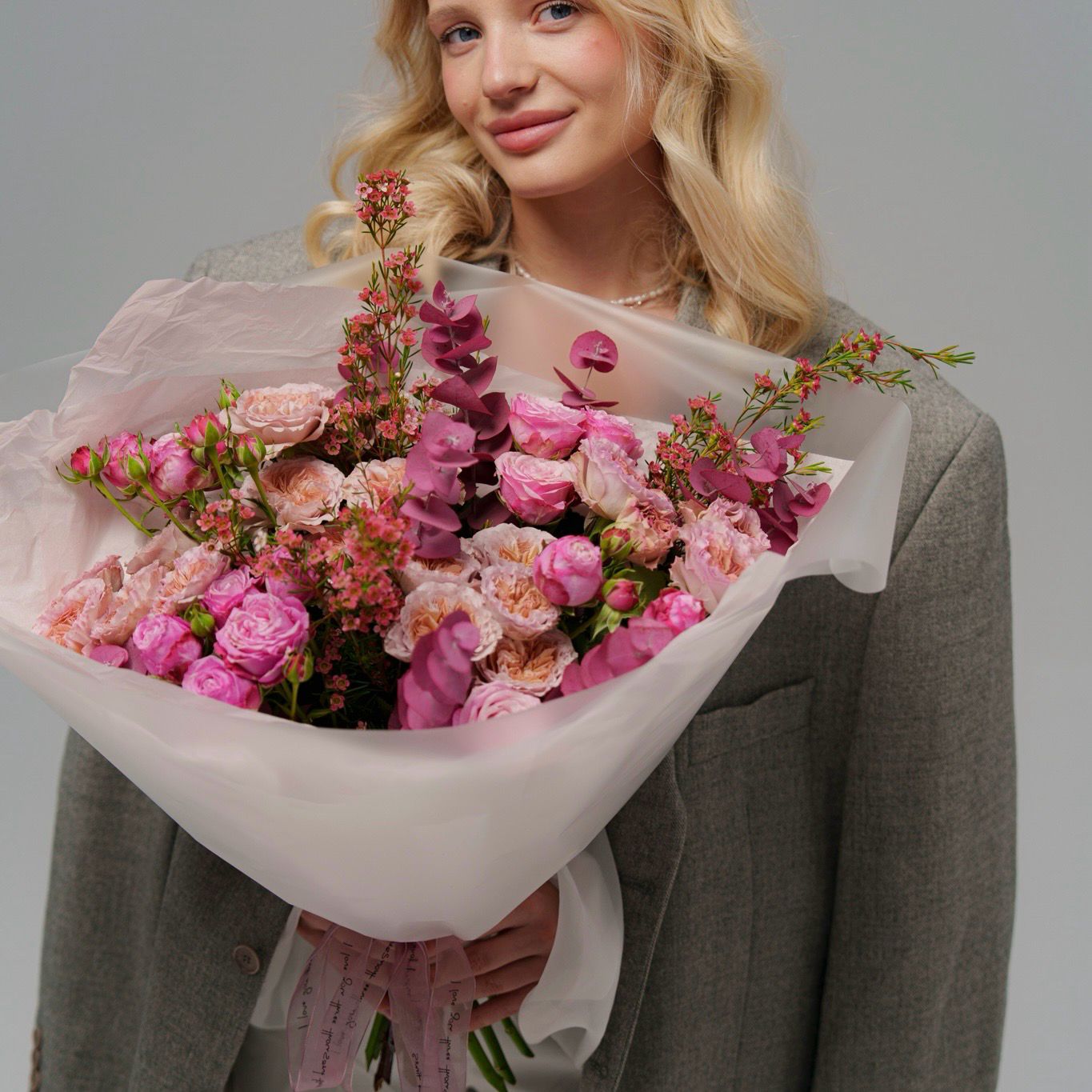 Букет с кустовыми розами