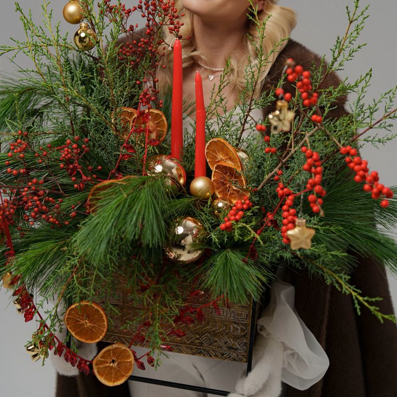 Композиция XXL c хвоей и илексом