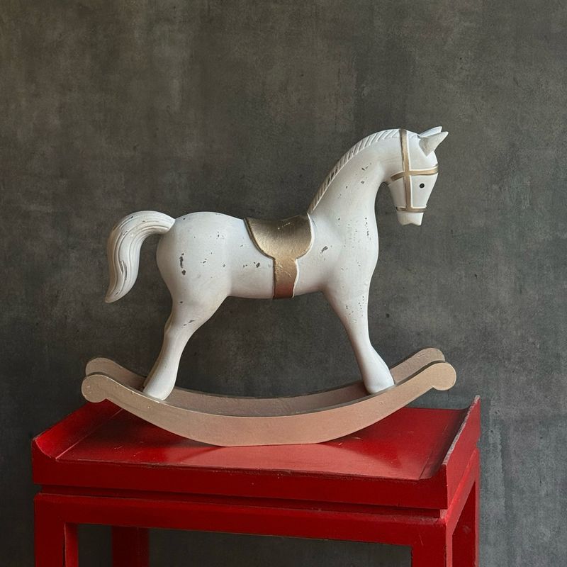 Декоративная игрушка новогодний коник 