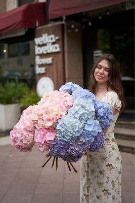 Mono bouquets