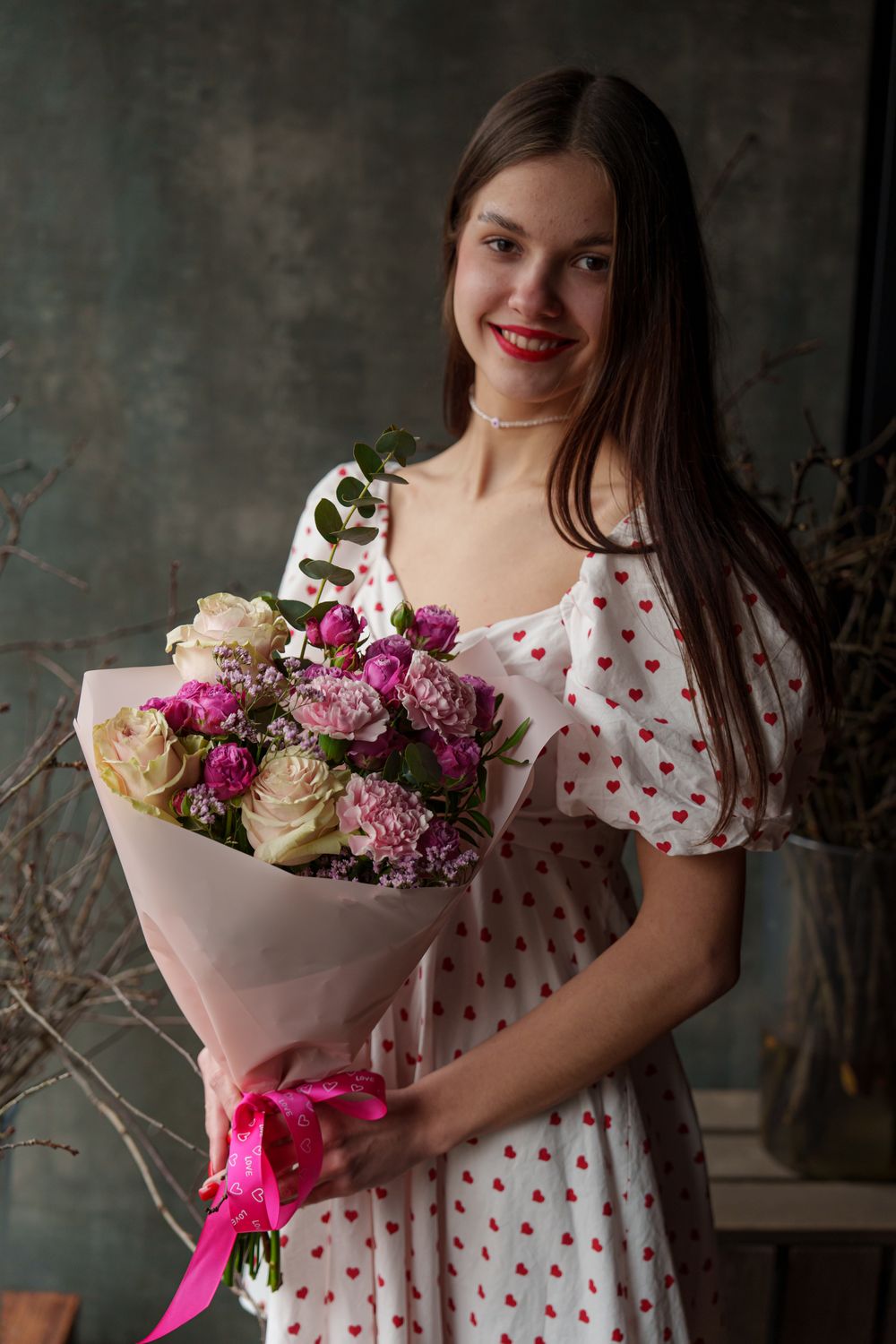 Букет с розами и гвоздиками 975