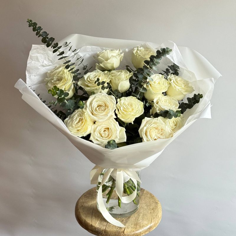 Букет из белых роз