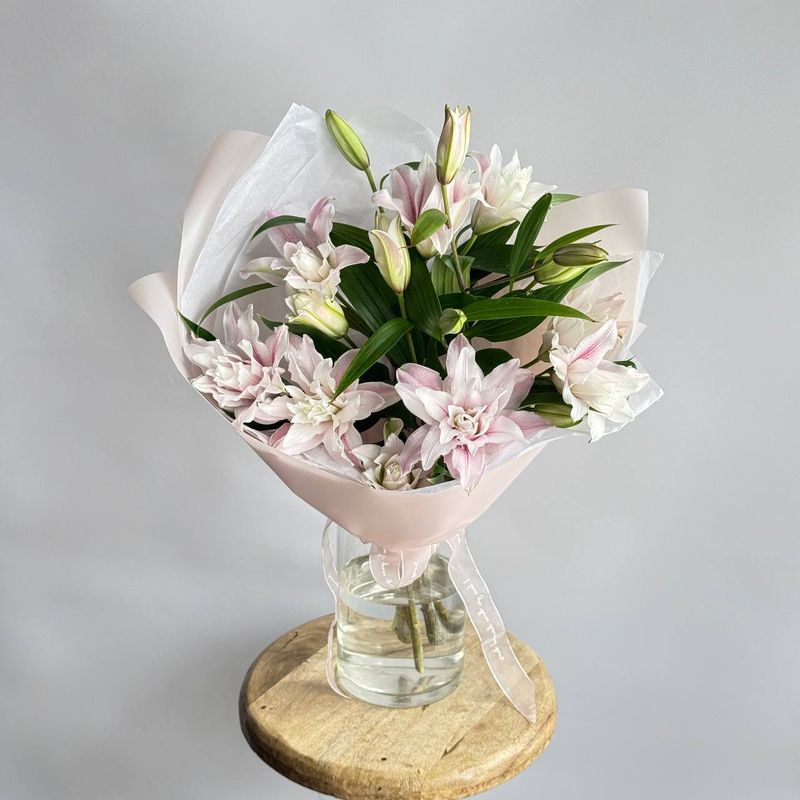 Букет-комплимент из лилий