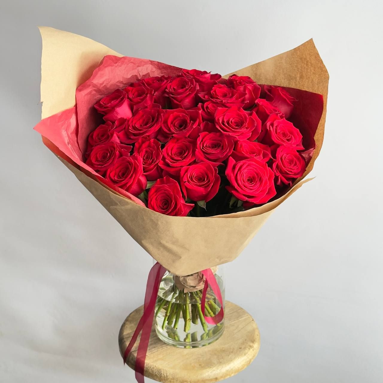 Моно букет из красных одноголовых роз