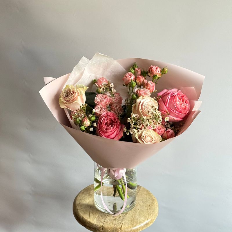 Букет из микса пионовидных роз