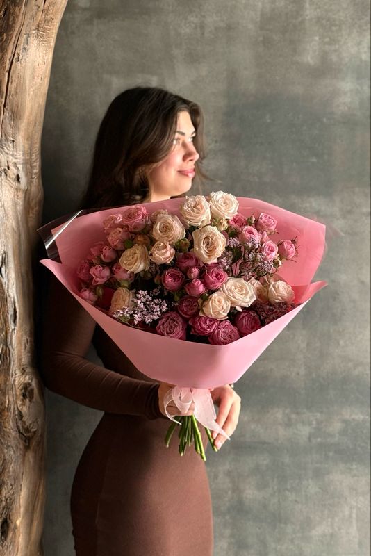 Букет 917 с кустовыми розами Букет 917 с кустовыми розами