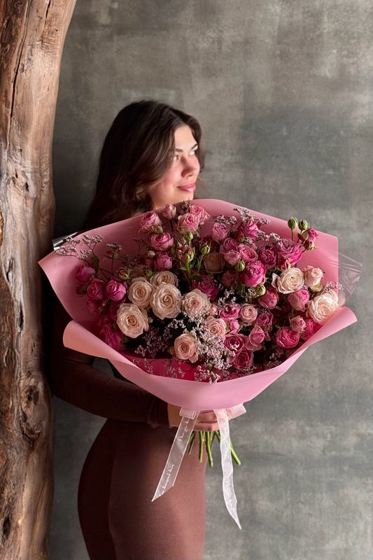 Букет 920 с кустовыми розами Букет 920 с кустовыми розами