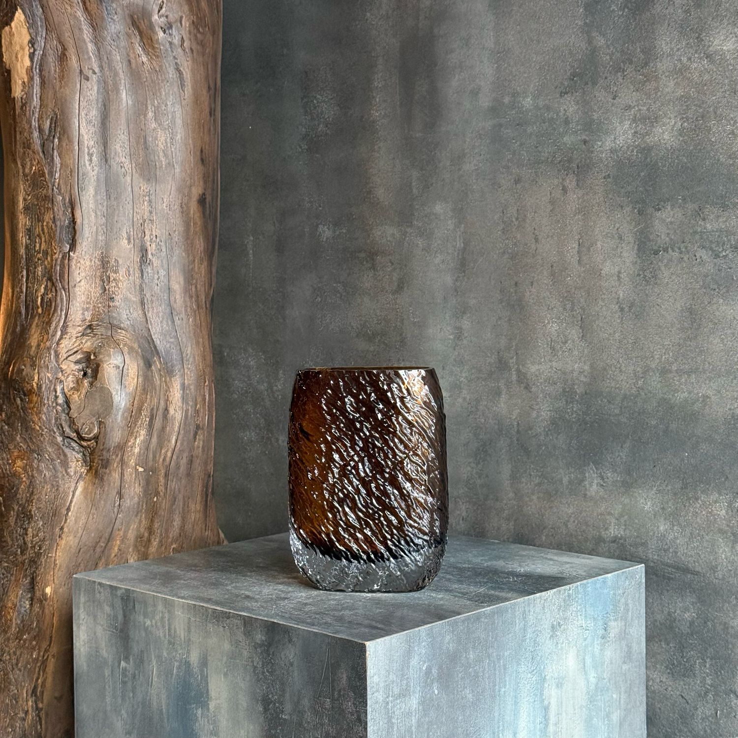 Ваза коричневая стекло