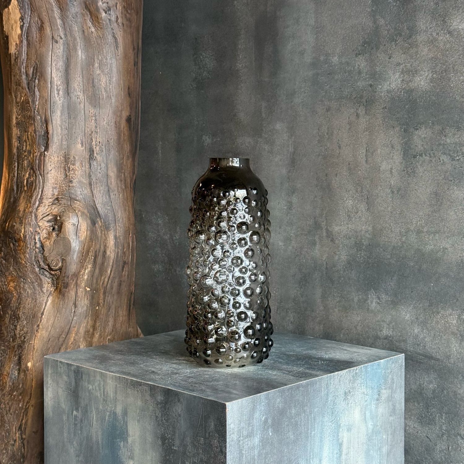 Ваза с текстурой пузырей