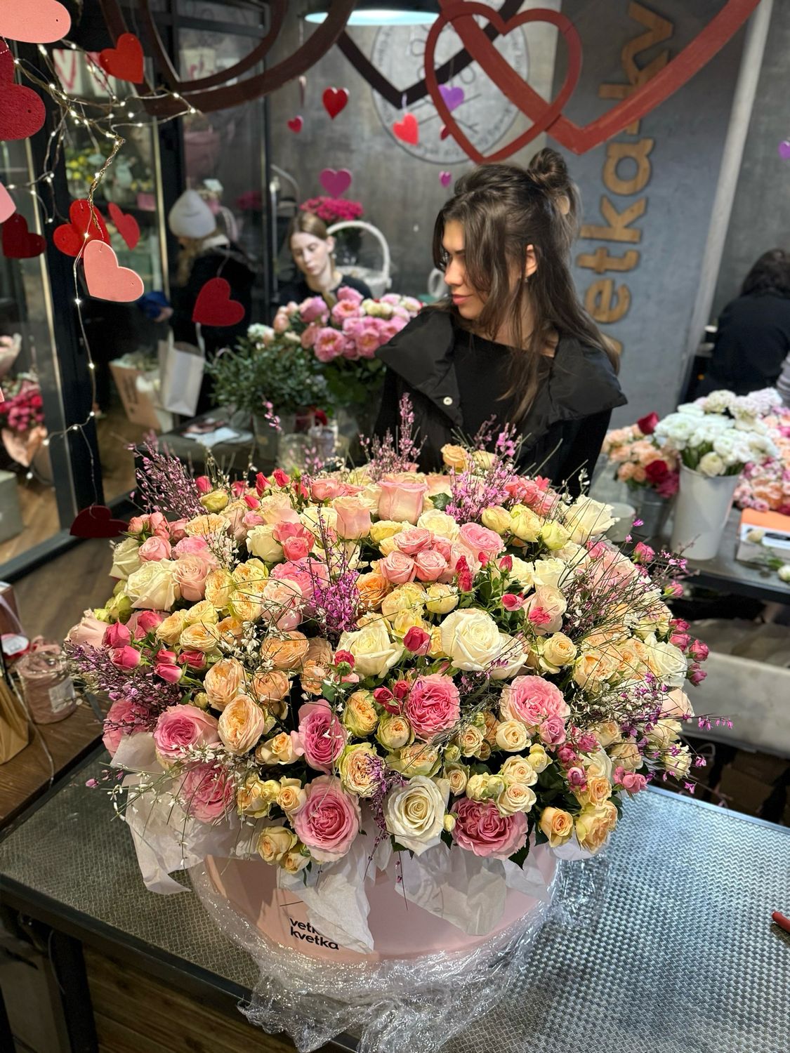 Композиция XXXL с пионовидными розами 