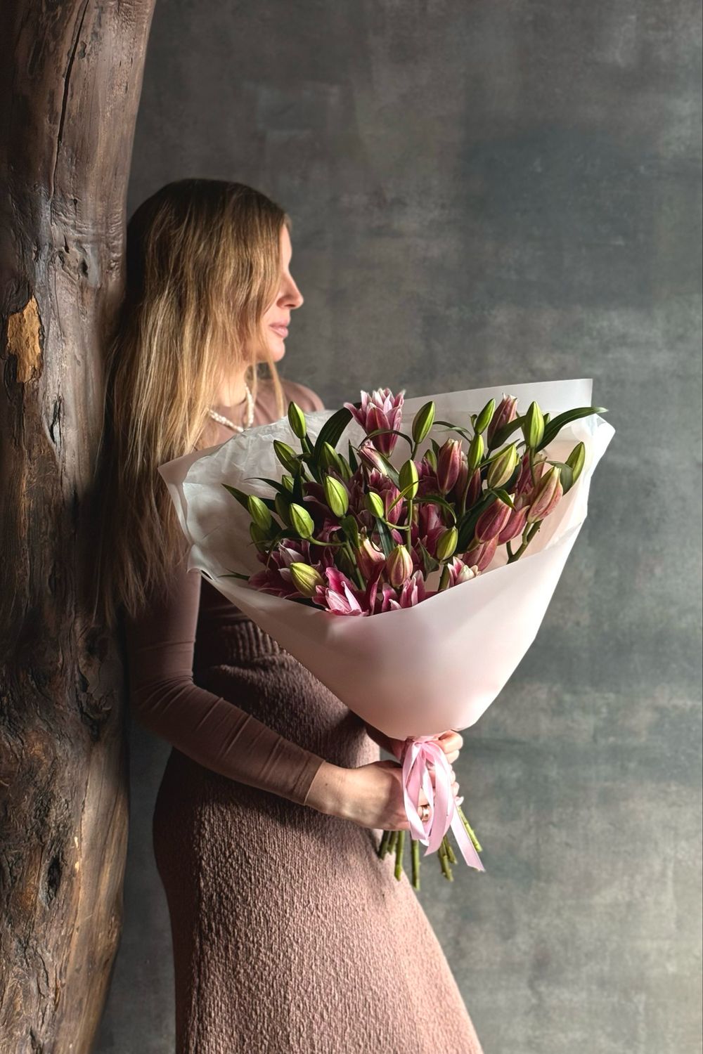 Букет моно из лилий