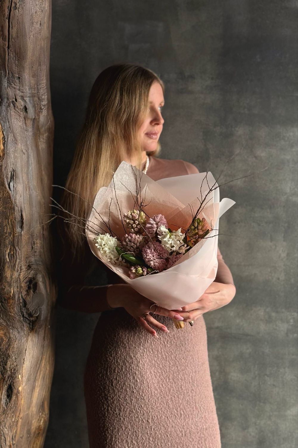 Букет 813 гиацинты с цветущими ветками Букет 813 гиацинты с цветущими ветками