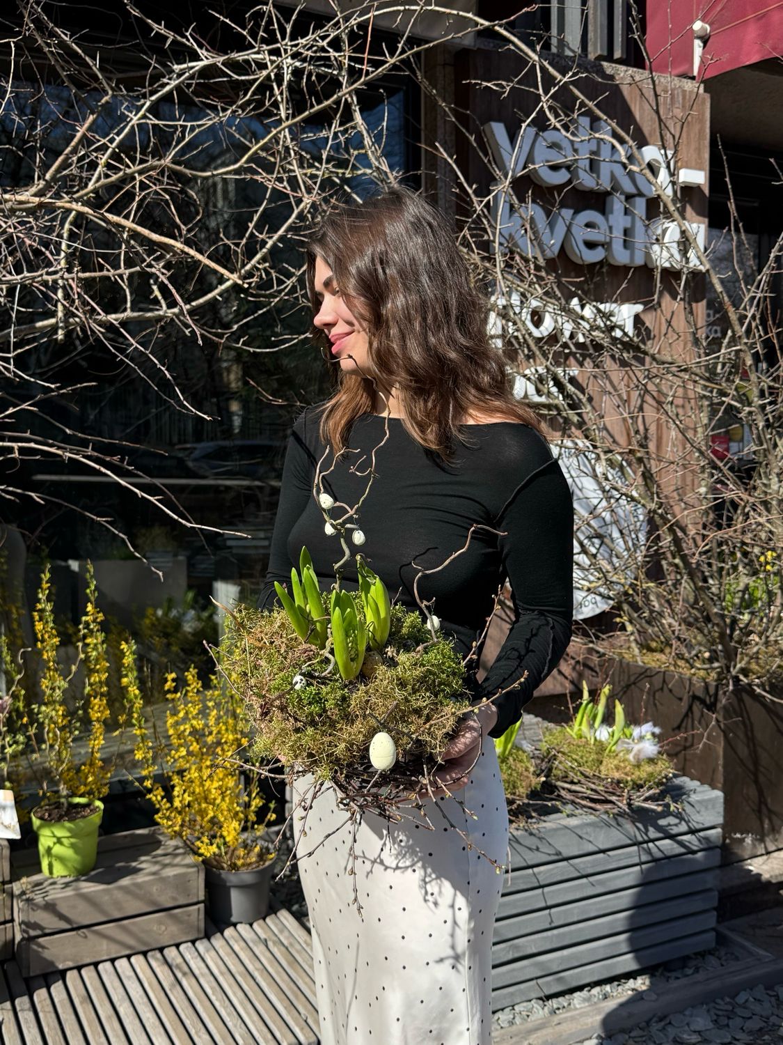 Луковичная аранжировка с пасхальным декором