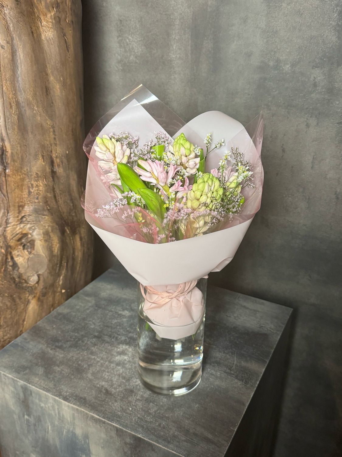 Букет-комплимент с гиацинтами 