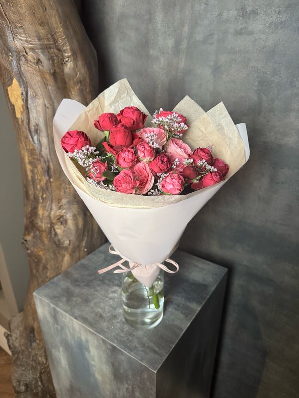 Букет с кустовыми розами 