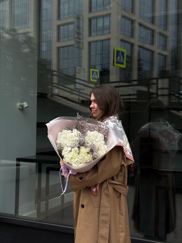 Букет 234 с гортензиями
