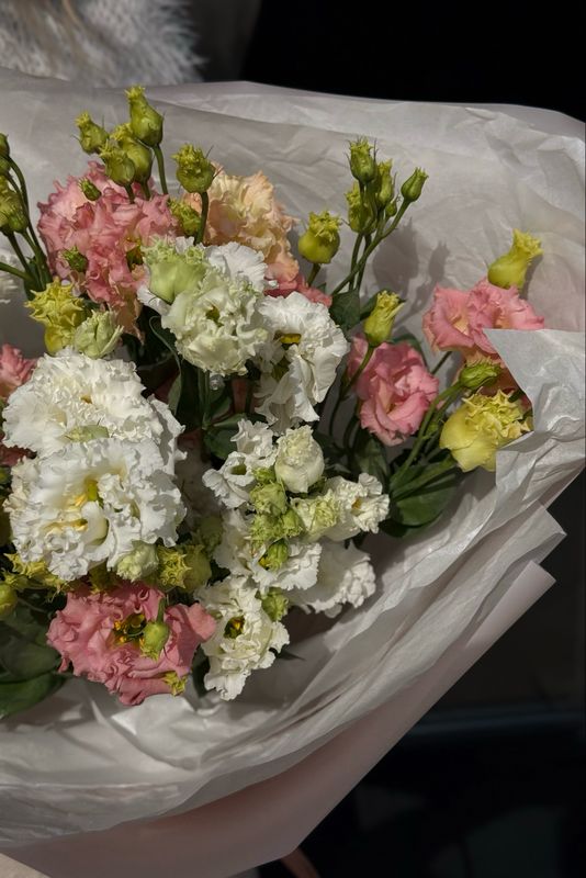 Lisianthus Bouquet (white-pink)
