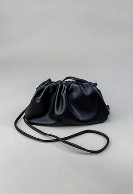 BOW19 zwarte handtas Dumpling bag