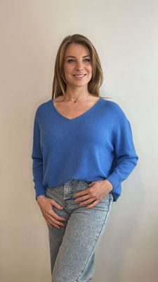 Bonita Avenue pull Sam cerulean blue