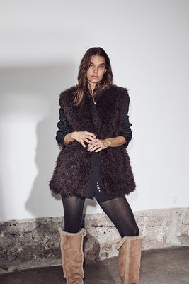 Haute l'amitié mouwloze fluffy jas