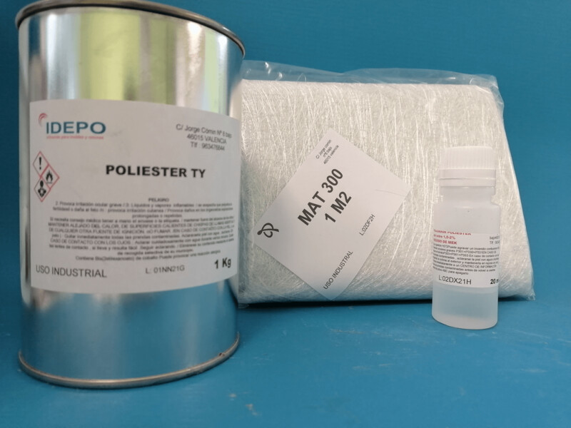 KIT Poliester ECONOMICO  para laminar+ 1 m2 MAT 300 para reparaciones