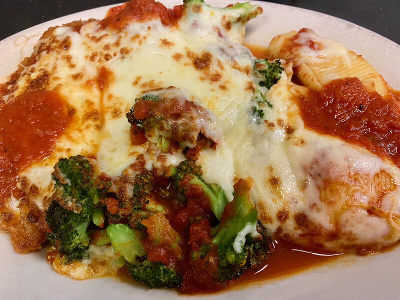 7 Sette  Stuffed Shells, chicken & broccoli
