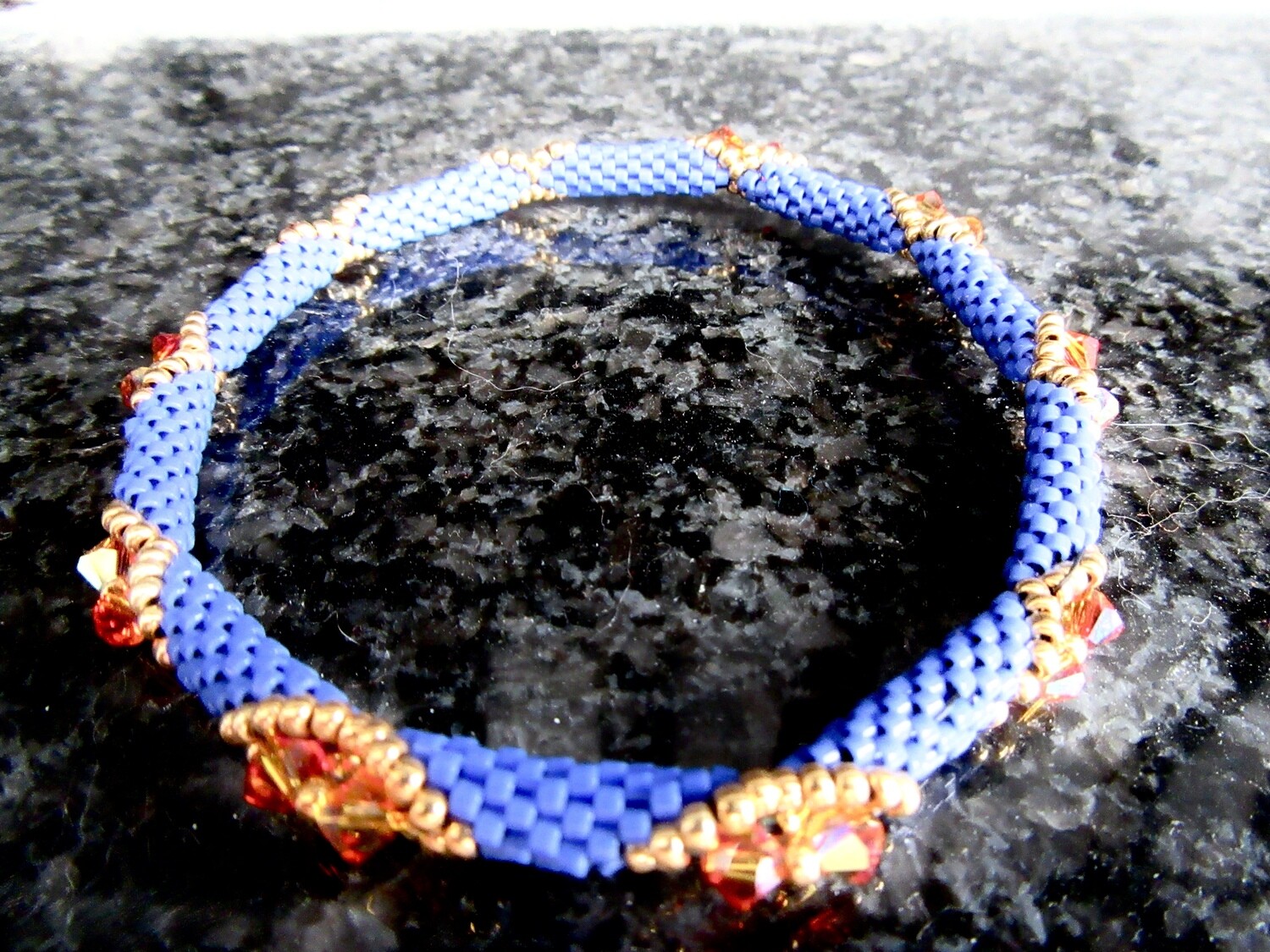 Beaded bracelet with Swarovski crystal