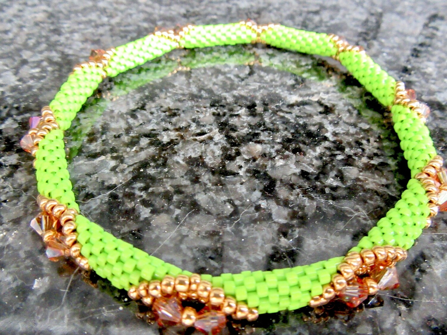 Beaded bracelet with Swarovski crystal