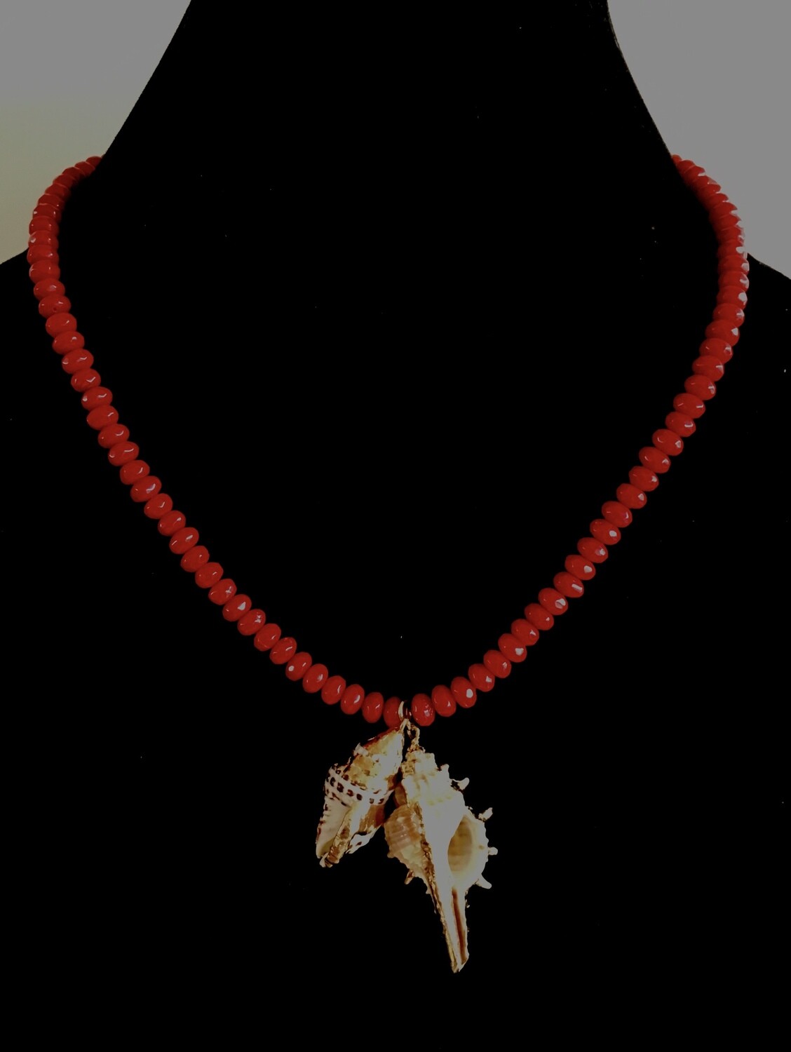 Red glass bead necklace ( with gold plated shells pendant)