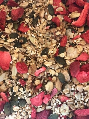 Granola met aardbei en quinoa