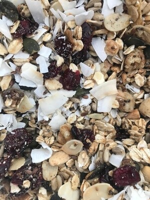 Granola met veenbes en kokos