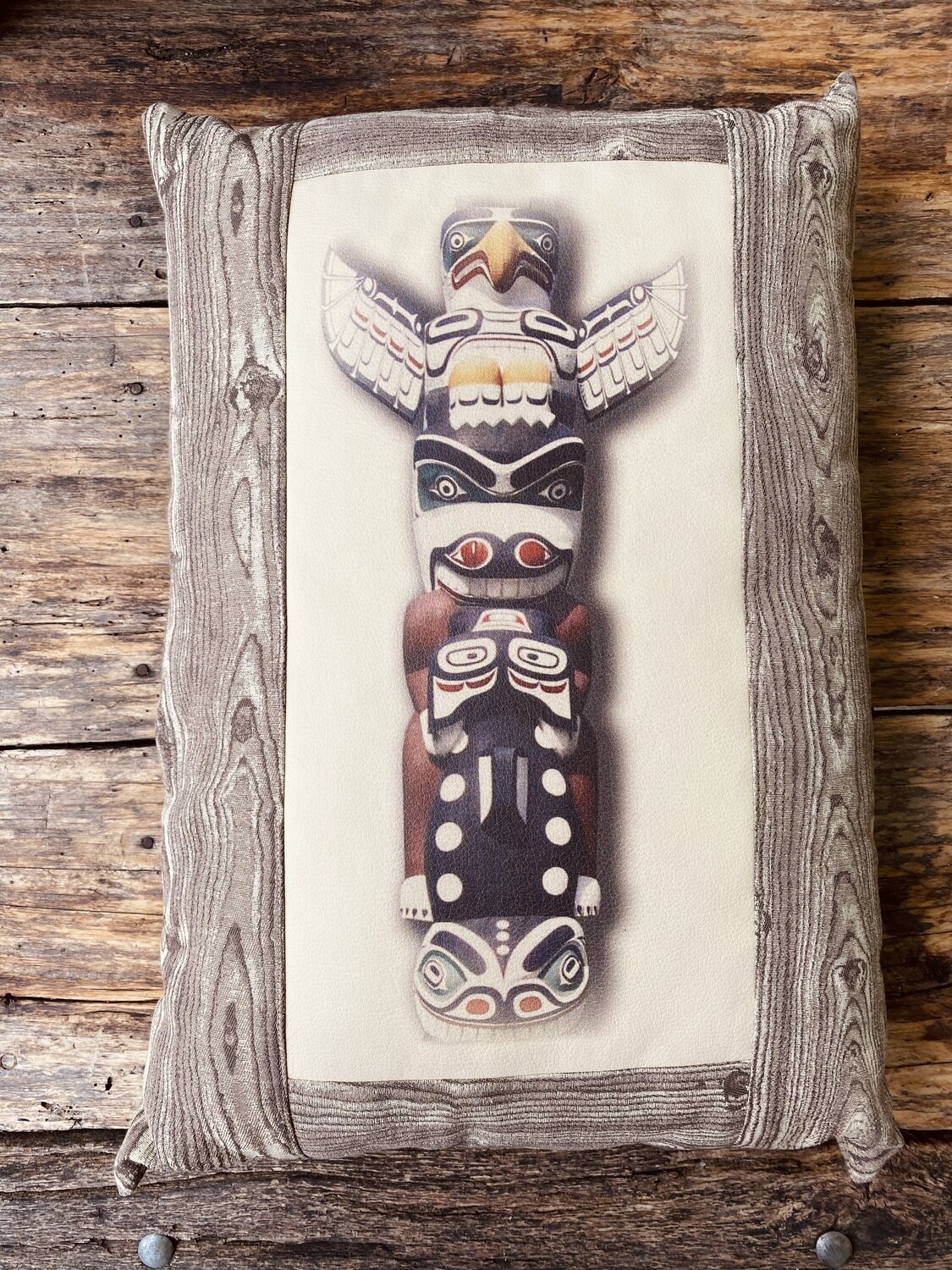 Pillow-Totem Native