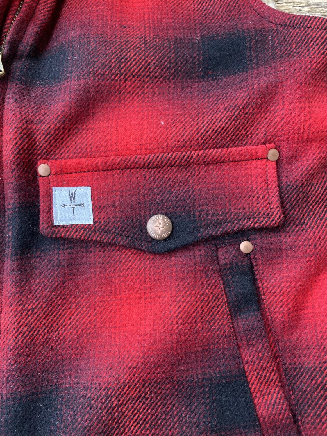 JOY WOOL-Red check sherpa